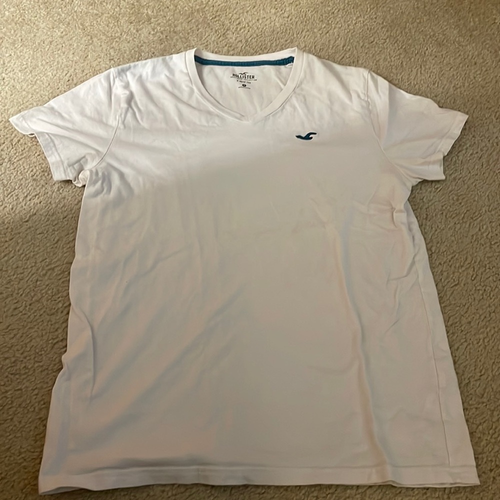 Hollister men’s S white tee